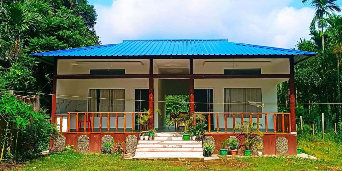 Adoroni Guest House